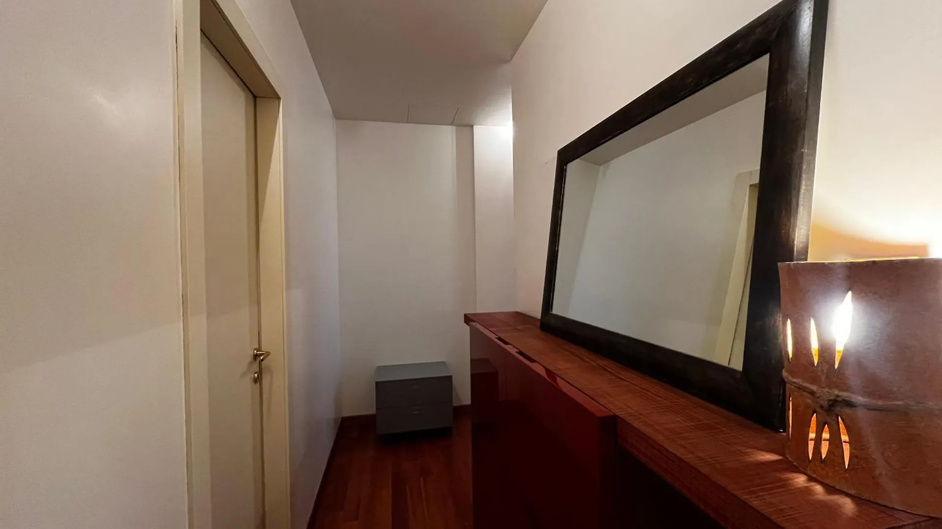 Apartment Charme Skyline Brothers Suite Milan Italy